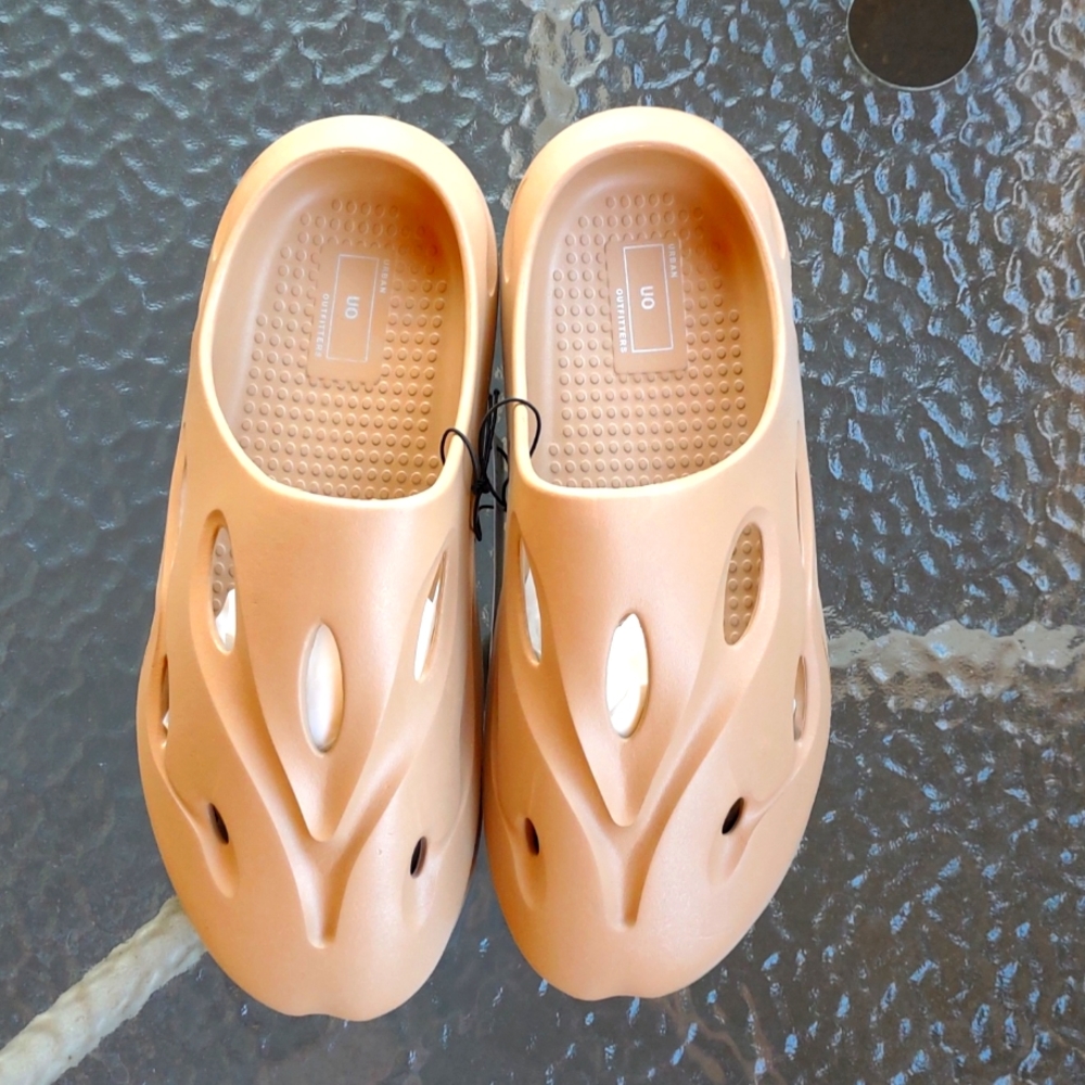 Molded Water Shoe